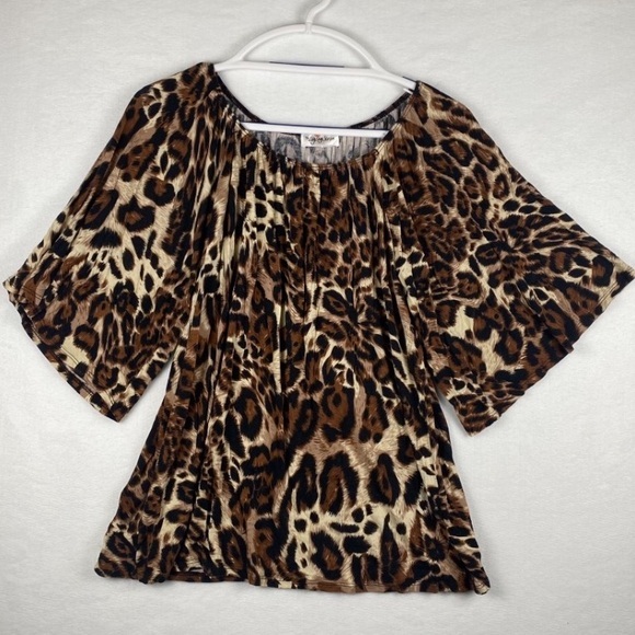 The Zig Zag Stripe Tops - The Zig Zag Stripe | Women’s Leopard Print Flowy Top | Size‎ Small - Medium |